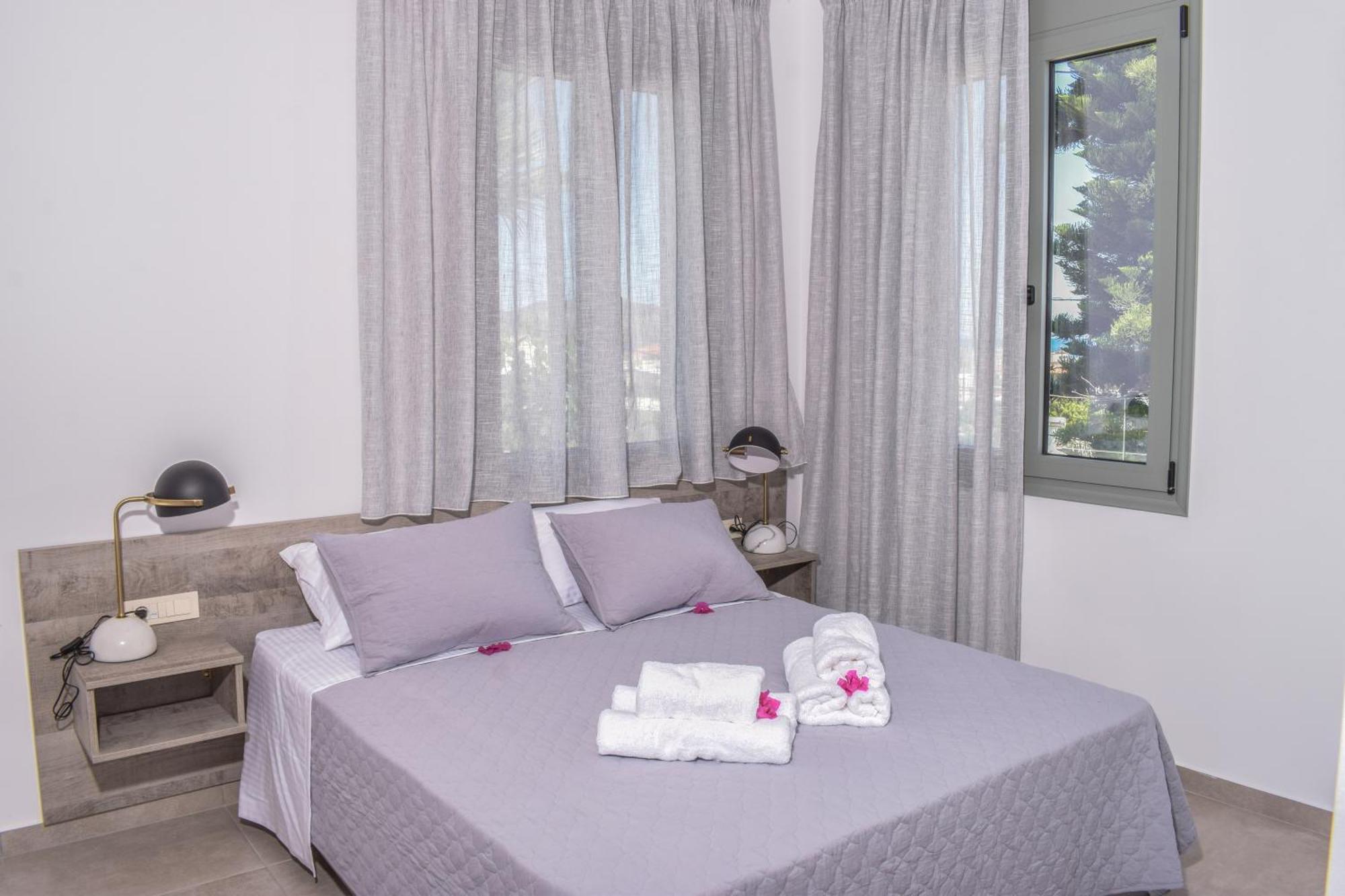 Romantic Corner Maisonette Apartment Stalós