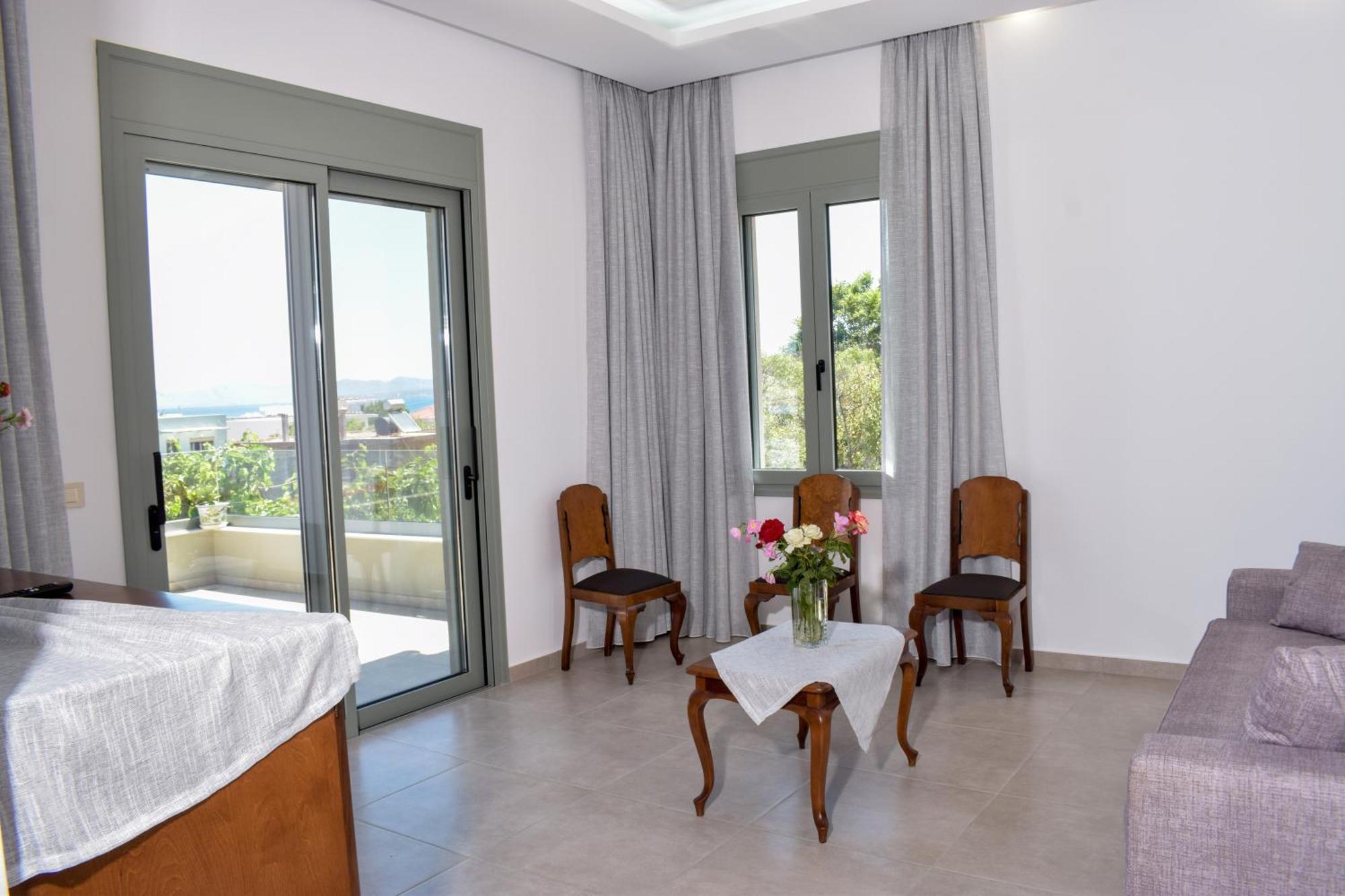 Romantic Corner Maisonette Apartment Stalós