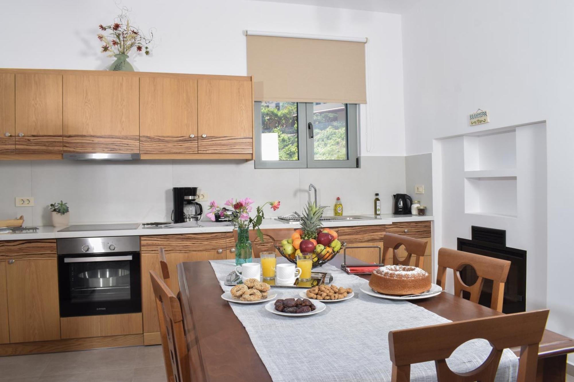 Romantic Corner Maisonette Apartment Stalós