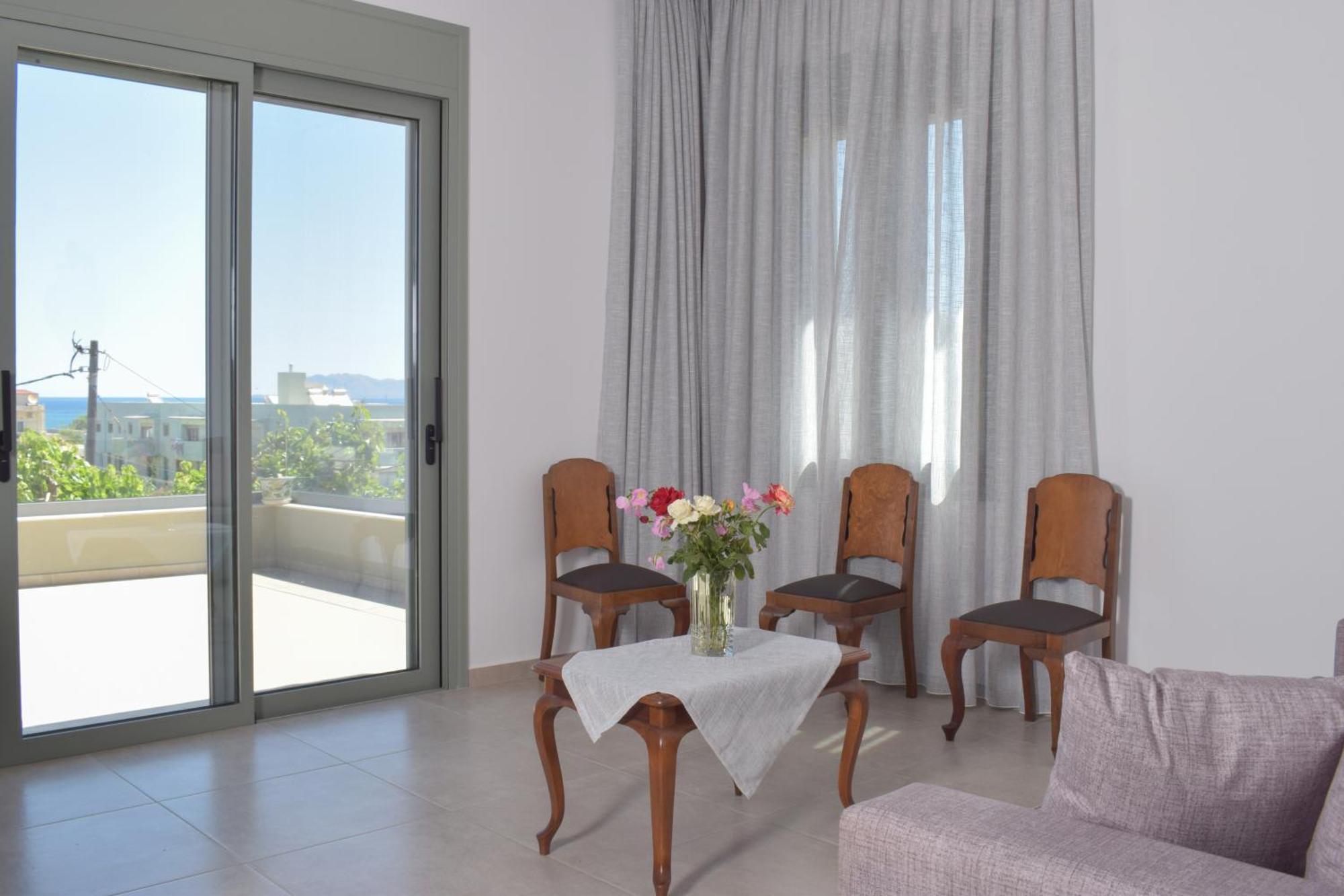 Romantic Corner Maisonette Apartment Stalós