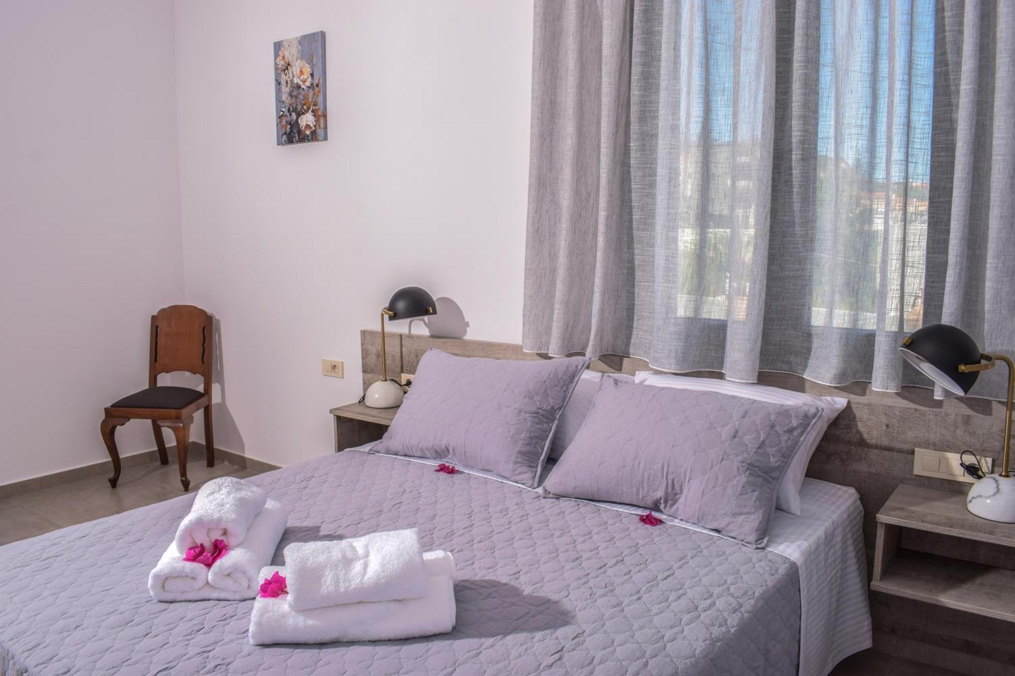 Romantic Corner Maisonette Apartment *